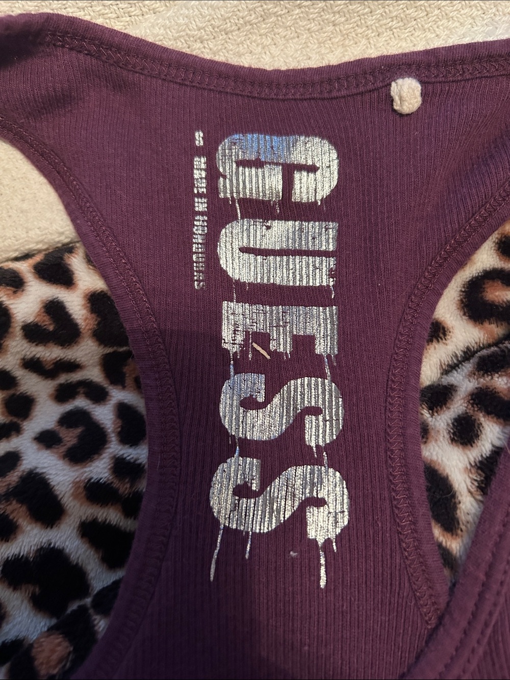 💗😻 Cutest y2k GUESS Plum Rhinestone Logo Ribbed Tank - Picture 6 of 6